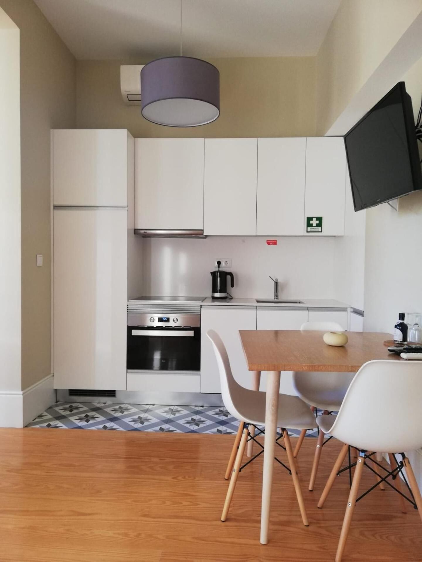 full-sized fridge, oven, stovetop, dishwasher