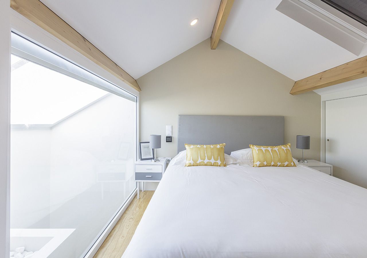 superior studio | blackout curtains, soundproofing, cots/infant beds, free wifi