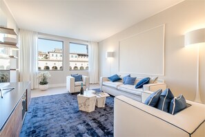 Luxury-Apartment, 3 Schlafzimmer | Wohnzimmer | Flachbildfernseher