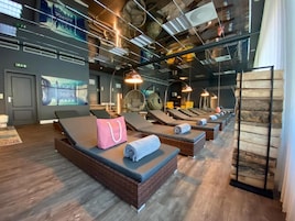 Couples treatment room(s), body treatments, hot stone massages