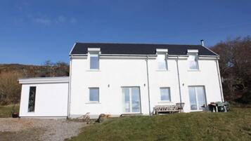 Cottage | Front of property