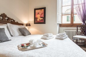 1 chambre, literie de qualité supérieure, ameublement personnalisé