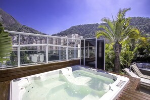 Bồn tắm spa ngoài trời