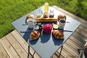 Free daily continental breakfast