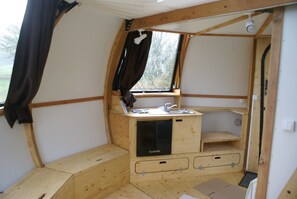 Comfort Cabin, 2 Bedrooms | Private kitchenette