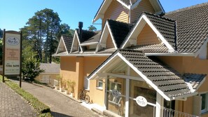 Fachada da propriedade