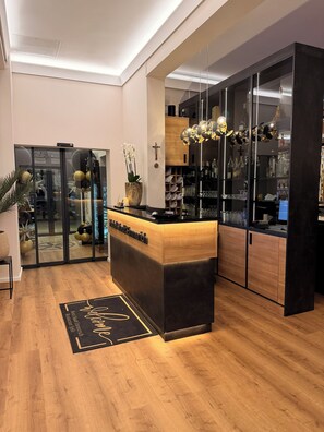 Quầy tiếp tân