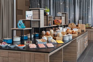 Daily continental breakfast (EUR 25 per person) - Courtyard by Marriott Munich Garching (Garching)
