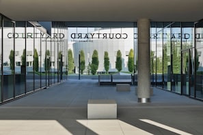 View from property - Courtyard by Marriott Munich Garching (Garching)
