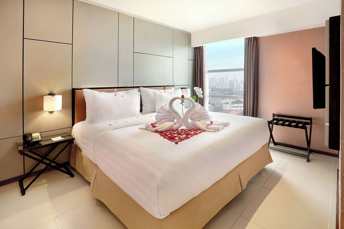 Phòng đôi Deluxe, quang cảnh thành phố | 1 phòng ngủ, minibar, két bảo mật tại phòng, bàn 