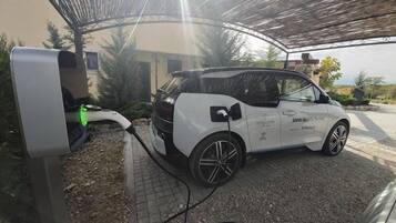 المنطقة المحيطة بالمنشأة