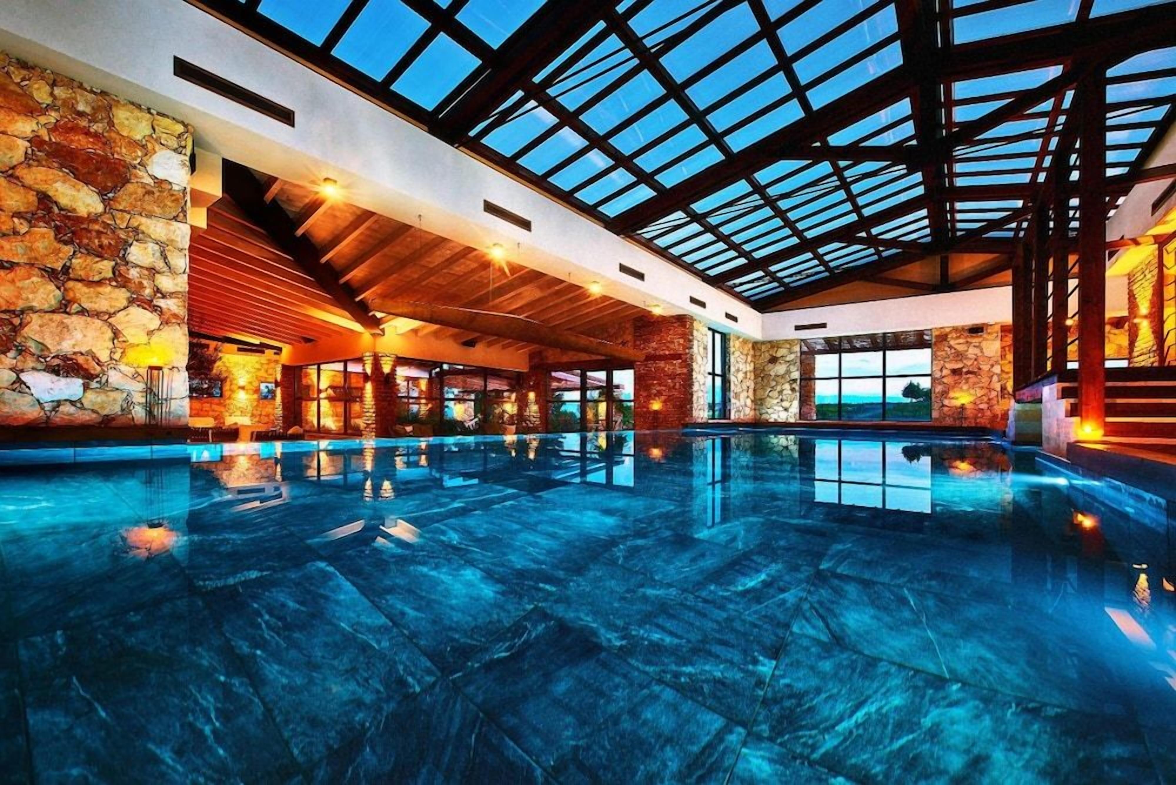 Indoor pool, outdoor pool