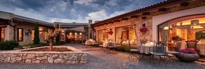 Outdoor dining - Zornitza Family Estate (Zornitza)