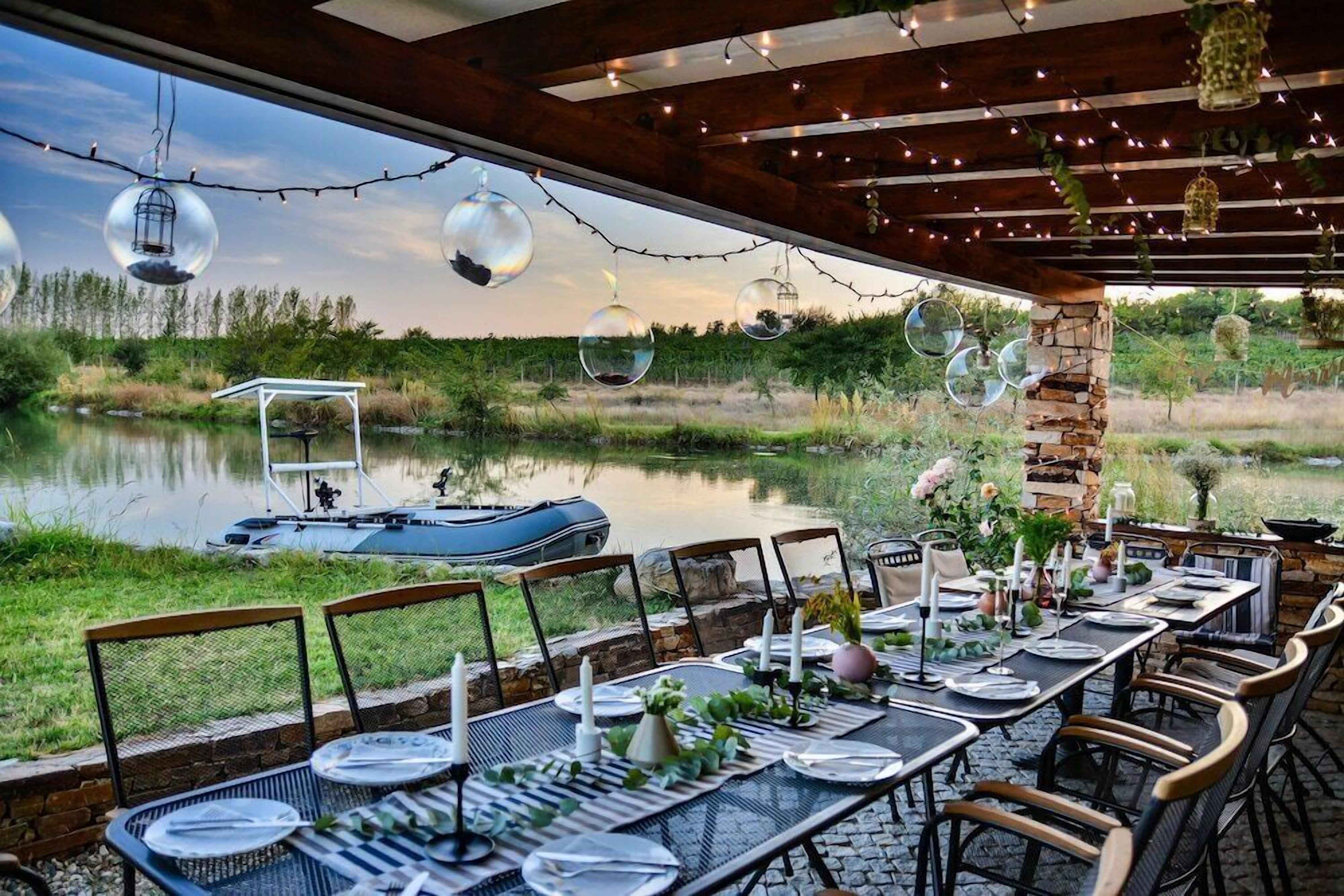 Khu ẩm thực ngoài trời