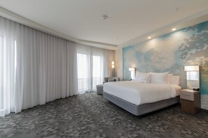 Desk, iron/ironing board, free cots/infant beds, WiFi - Courtyard by Marriott South Bend Downtown (South Bend)