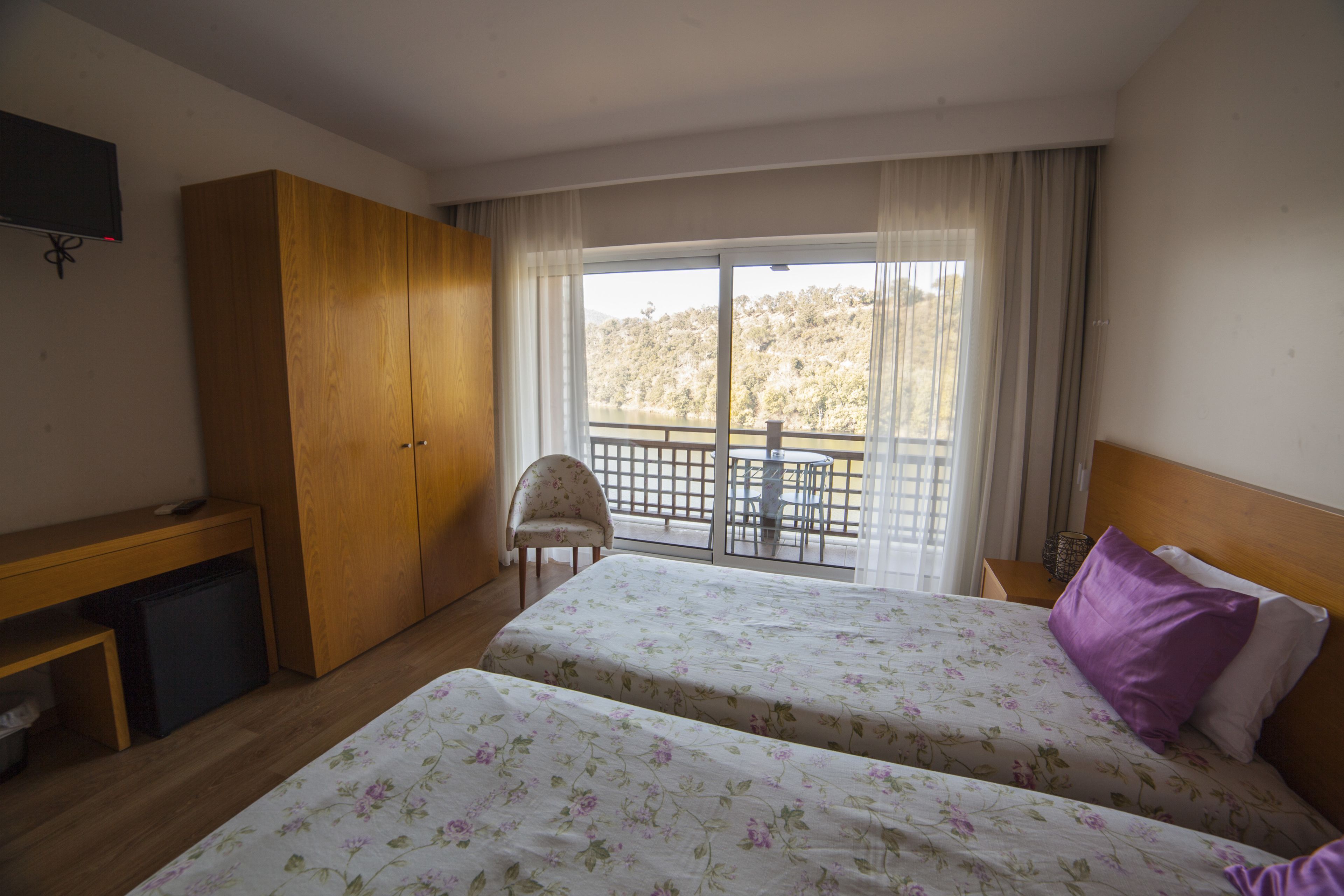 Minibar, desk, soundproofing, rollaway beds
