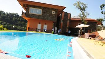 Alberca al aire libre