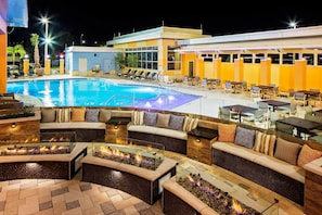 Bar (on property) - Hyatt House across from Universal Orlando Resort (Orlando)