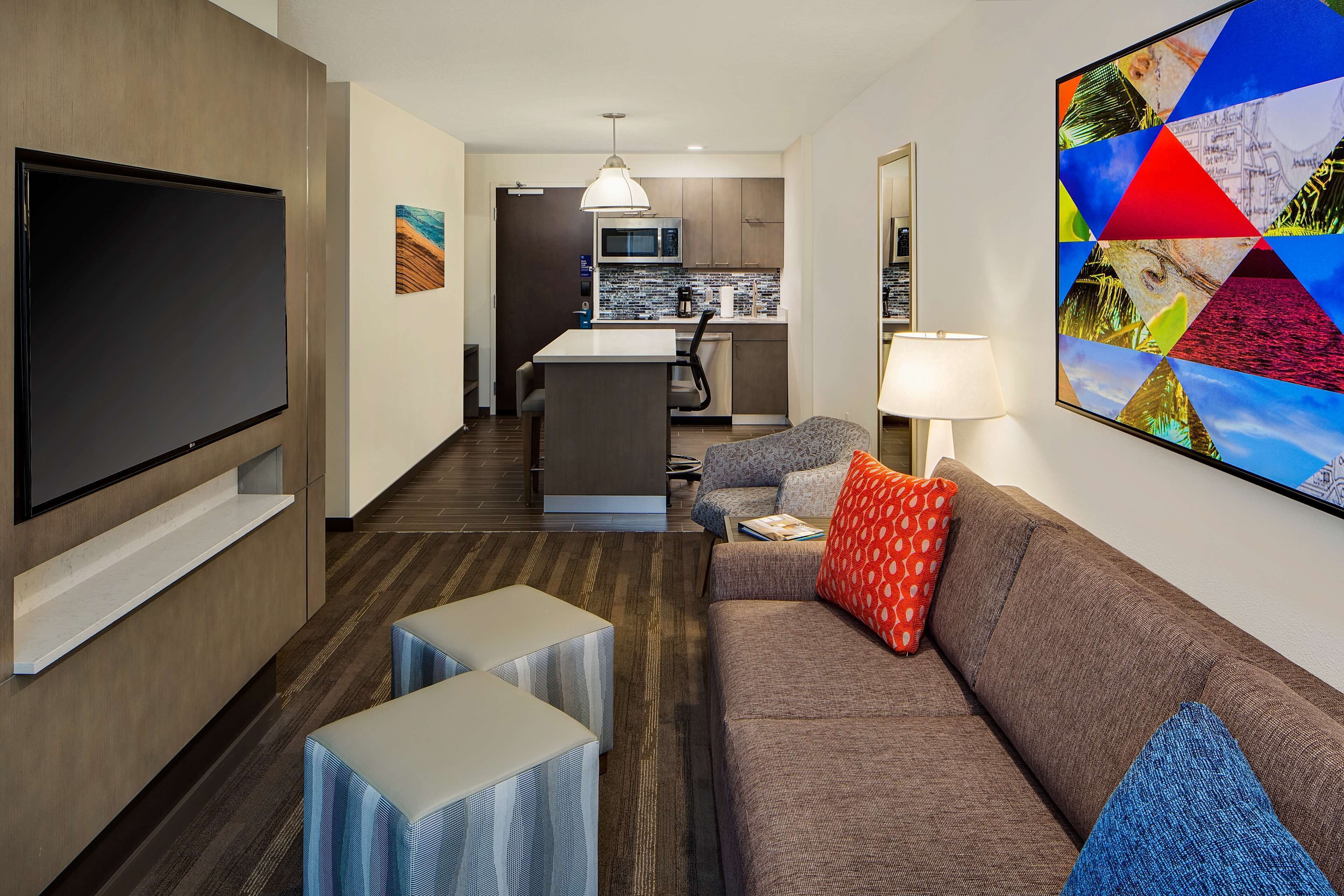 in-room safe, laptop workspace, blackout curtains, iron/ironing board