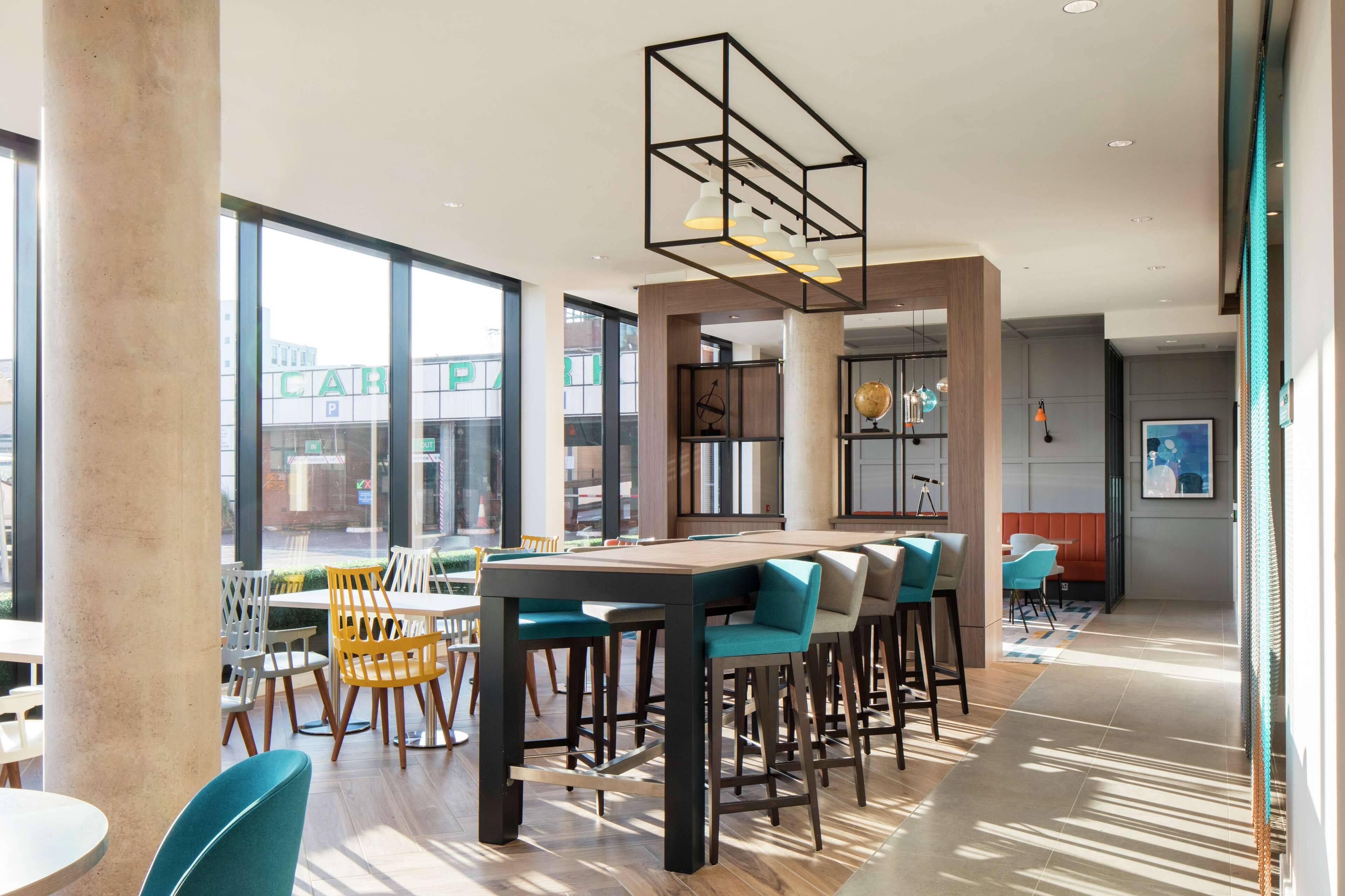 breakfast, lunch and dinner served