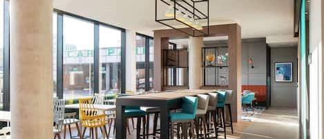 Breakfast, lunch and dinner served