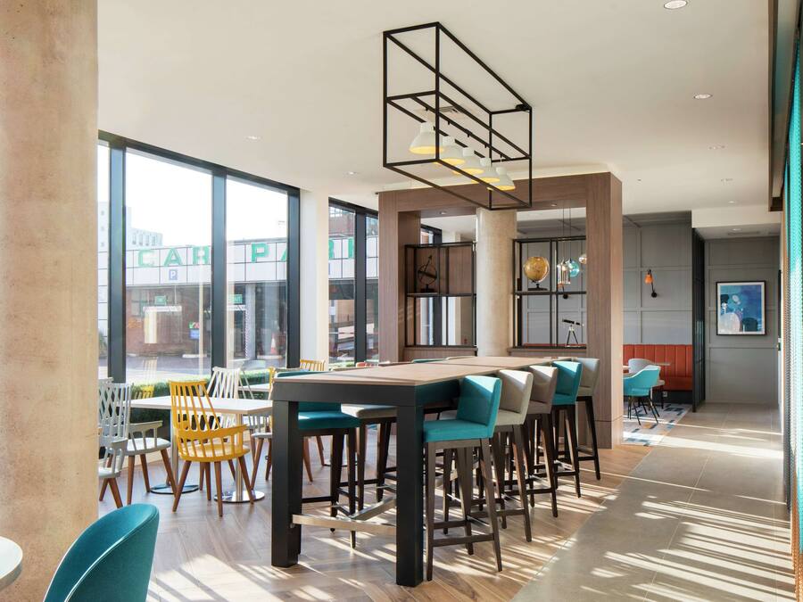 Breakfast, lunch and dinner served