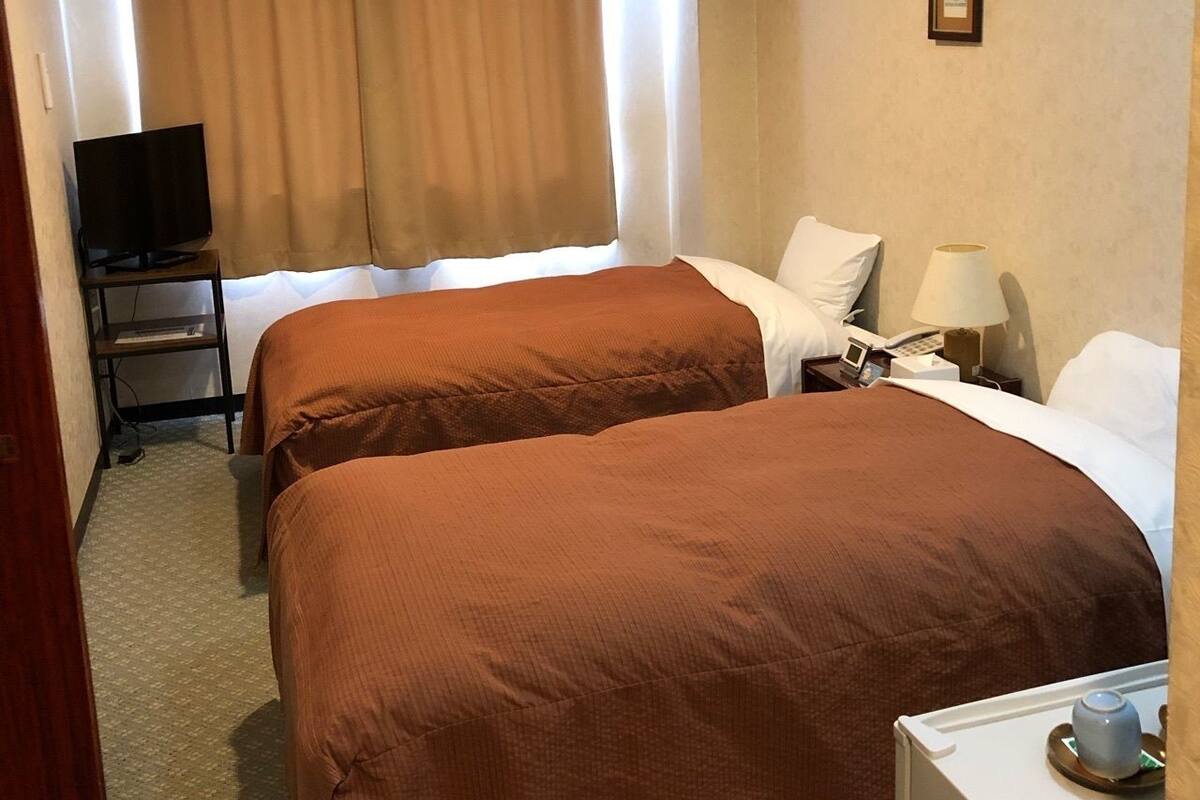 Free WiFi, bed sheets, wheelchair access