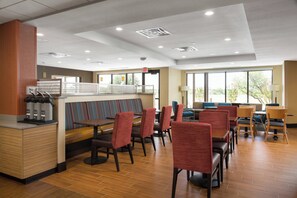 Free daily continental breakfast  - TownePlace Suites by Marriott Austin North/Lakeline (Austin)