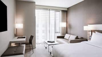 1 bedroom, premium bedding, in-room safe, desk