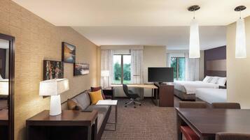 Estúdio, várias camas | Cofres nos quartos, escrivaninha, cortinas blackout