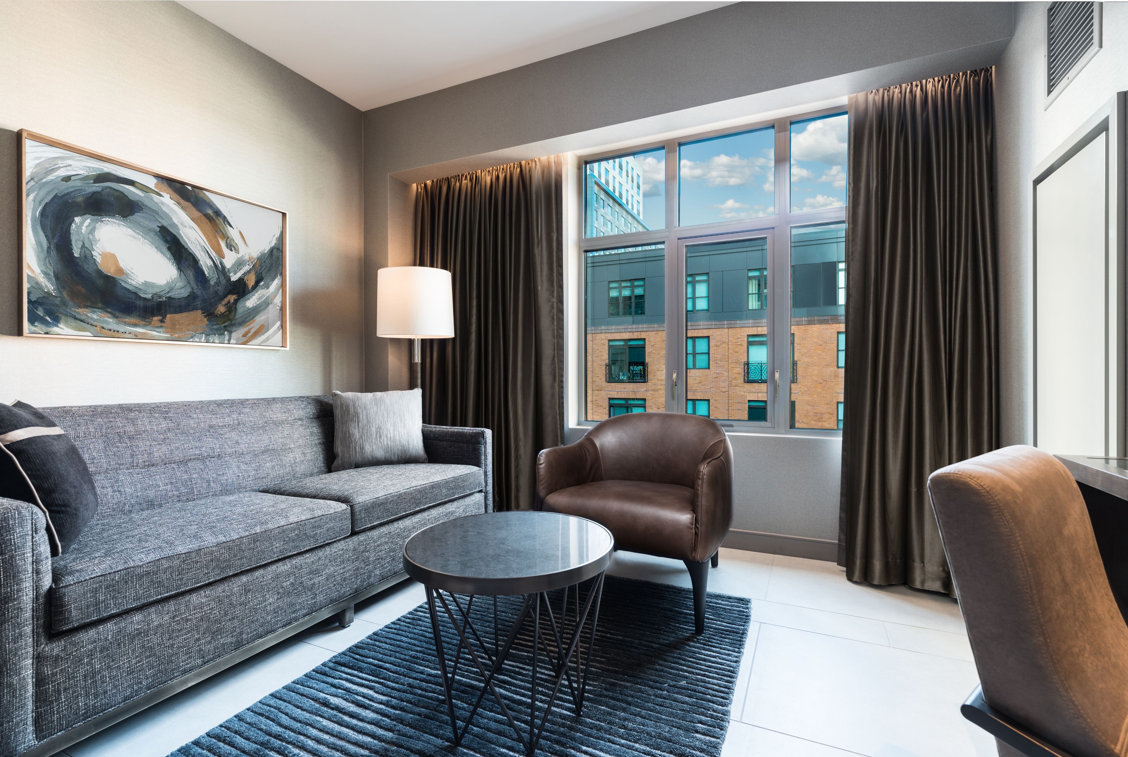 Een 55-inch smart-tv met digitale zenders, een televisie en Netflix