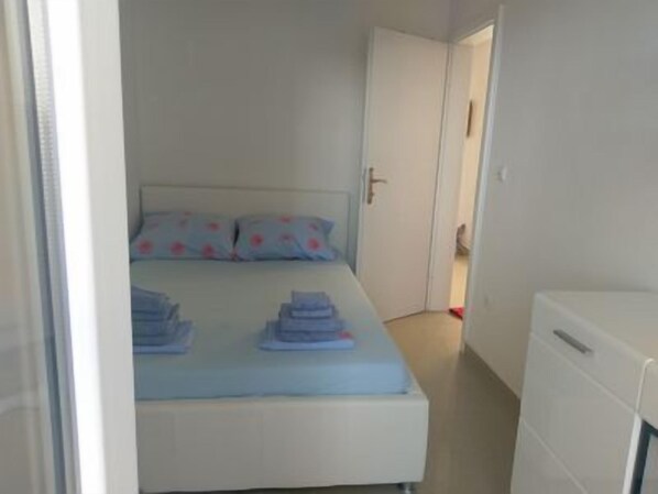 Comfort Condo, 1 Bedroom, Oceanfront | 1 bedroom, desk, soundproofing, iron/ironing board - Beach House Paradiso (Rogoznica)