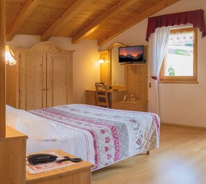 Double or Twin Room, Balcony | Premium bedding, in-room safe, desk, free cribs/infant beds - Garni Sant'Antonio (Pinzolo)