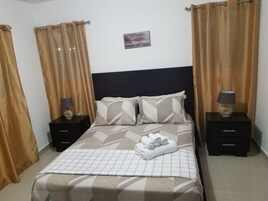 Appartamento, 3 camere da letto | 1 camera, una scrivania, ferro/asse da stiro, Wi-Fi gratuito