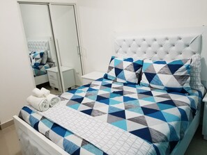 Apartamento, 3 habitaciones | 1 dormitorio, escritorio, tabla de planchar con plancha y wifi gratis