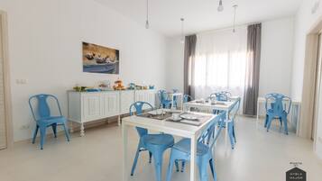 Tägliches einheimisches Frühstück (5 EUR pro Person)