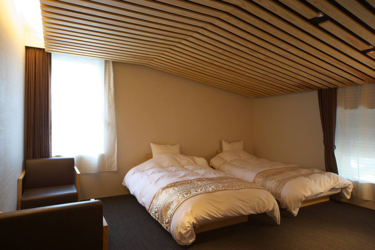 Verdunkelungsvorhänge, Bügeleisen/Bügelbrett, kostenloses WLAN