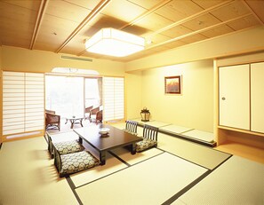 Kamar Tradisional (Japanese Style) | Brankas dan Wi-Fi gratis