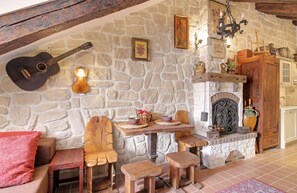 1 bedroom, in-room safe, individually decorated, individually furnished - MAIN CENTRAL SQUARE guest house (Dubrovnik)