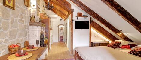 Exclusive Studio | 1 bedroom, in-room safe, individually decorated, individually furnished