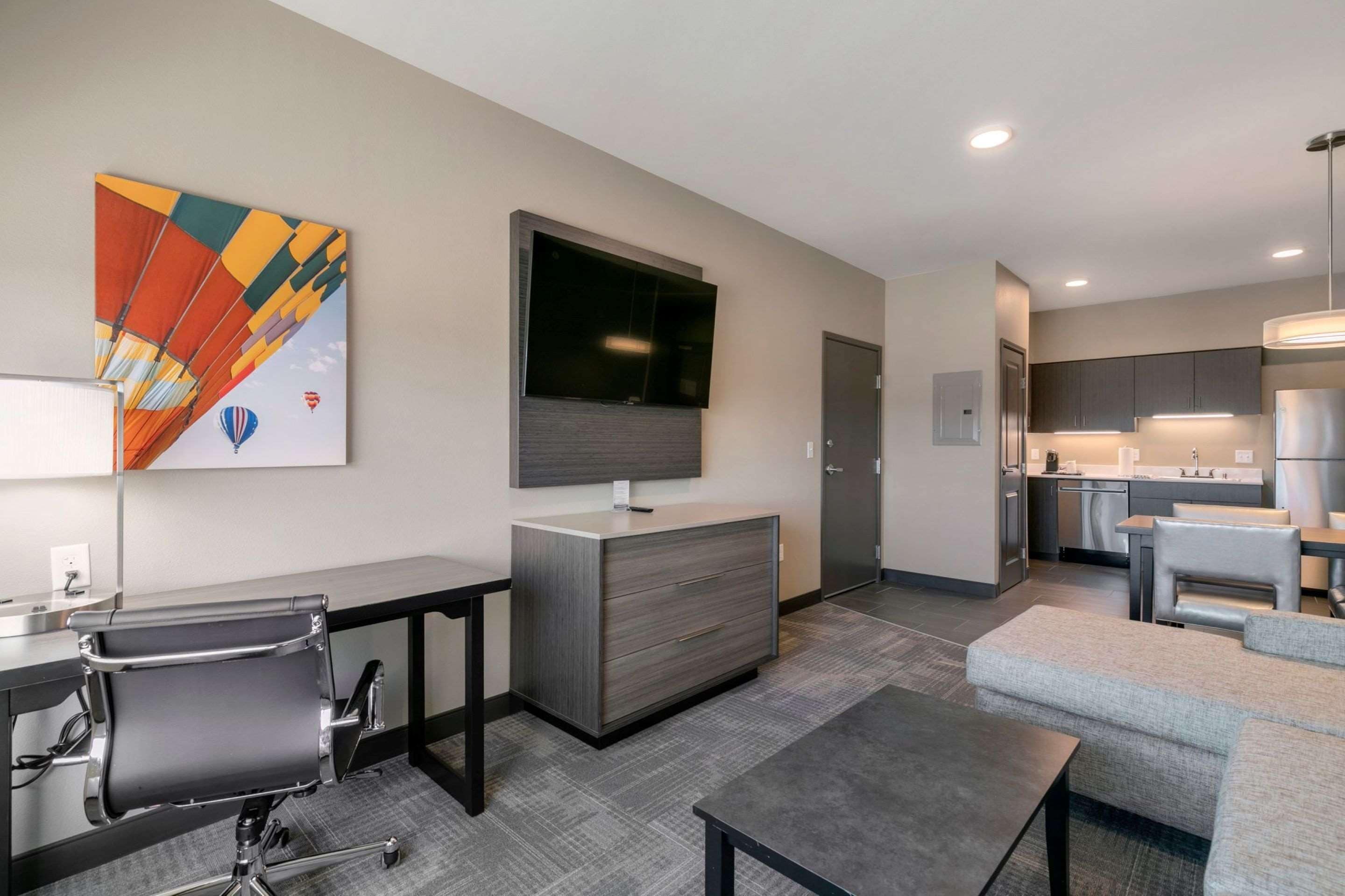 in-room safe, desk, iron/ironing board, free wifi