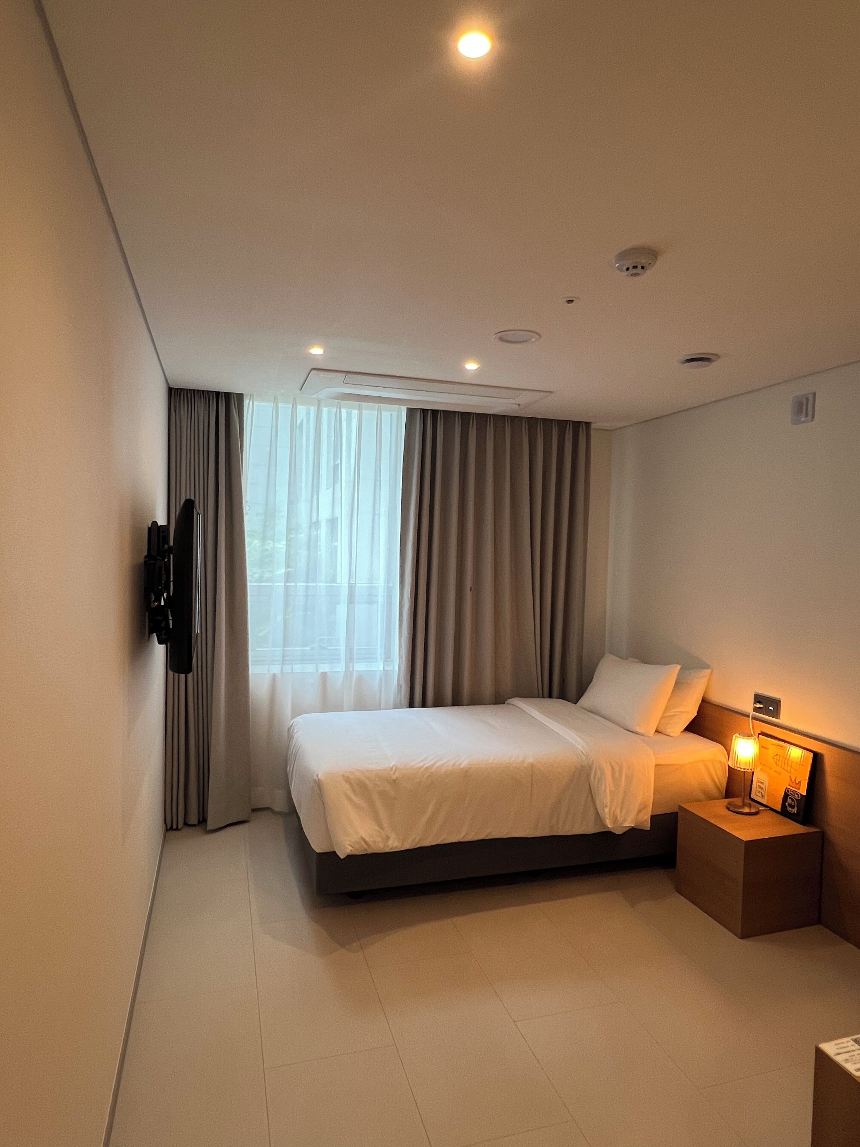 Standard Single Room | In-room safe, blackout drapes, soundproofing, iron/ironing board