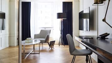 Suite, 1 slaapkamer | Een kluis op de kamer, verduisterende gordijnen, geluiddichte muren