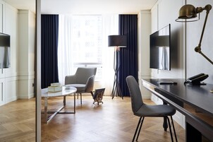 Suite, 1 Bedroom | In-room safe, blackout drapes, soundproofing, iron/ironing board