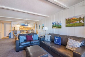 Télévision, cheminée