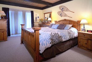 2 bedrooms, free WiFi, bed sheets - Location is Everything! Ski-In/Out Condo, No Stairs, End Unit + VIEWS (Mt. Crested Butte)