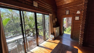 Casa de campo familiar, 1 habitación, junto a la montaña | 1 habitación, cortinas blackout y ropa de cama