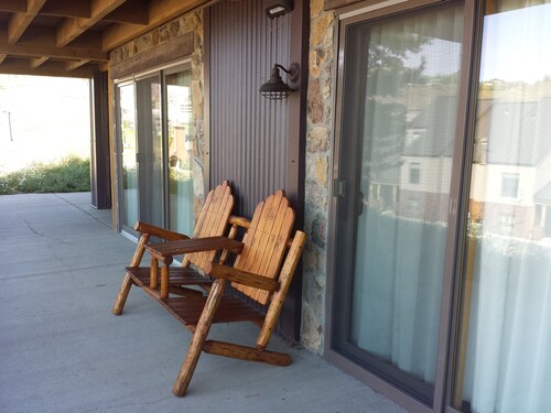 Steps Away from Adventure! Ski-In/Ski-Out Condo, Dog Friendly