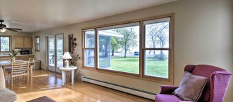 Charming Neenah House w/ Porch on Lake Winnebago!