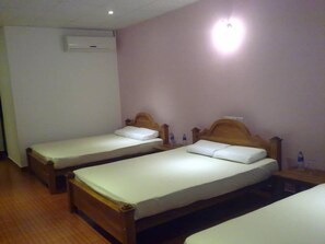 Chambre Quadruple Standard, 3 chambres